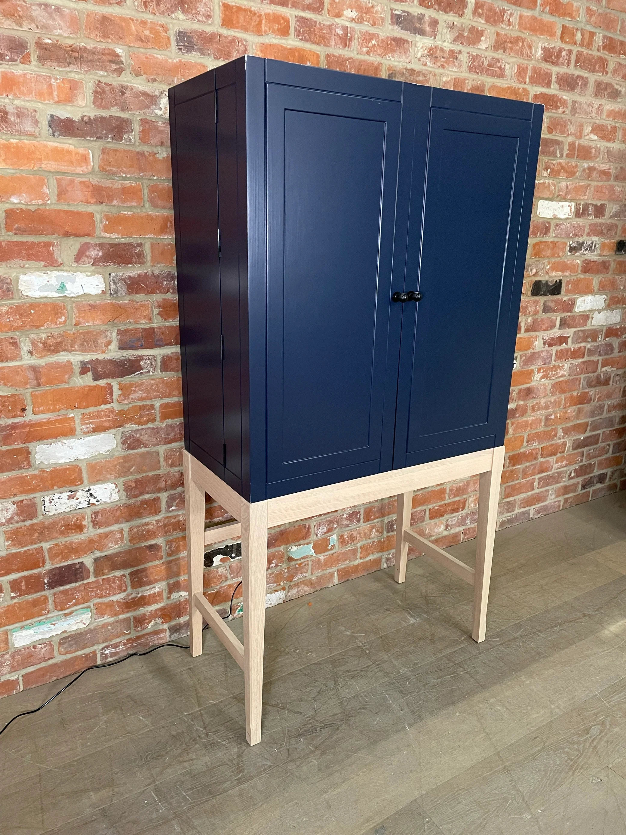 Ardingly Cabinet - Navy- with Lights - Image 5