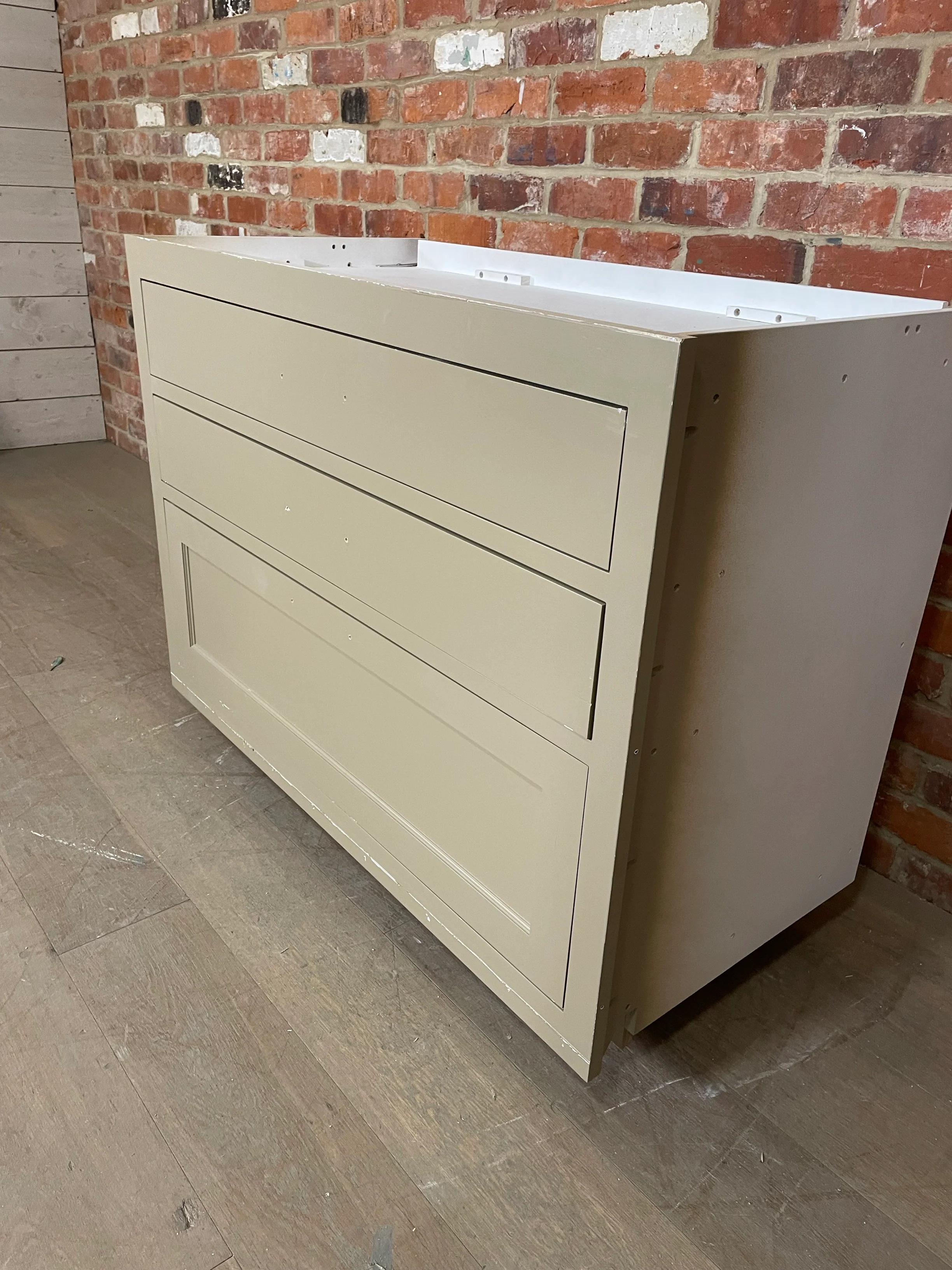 Henley 1120 Drawer Base Cabinet - Lead Light - Image 5
