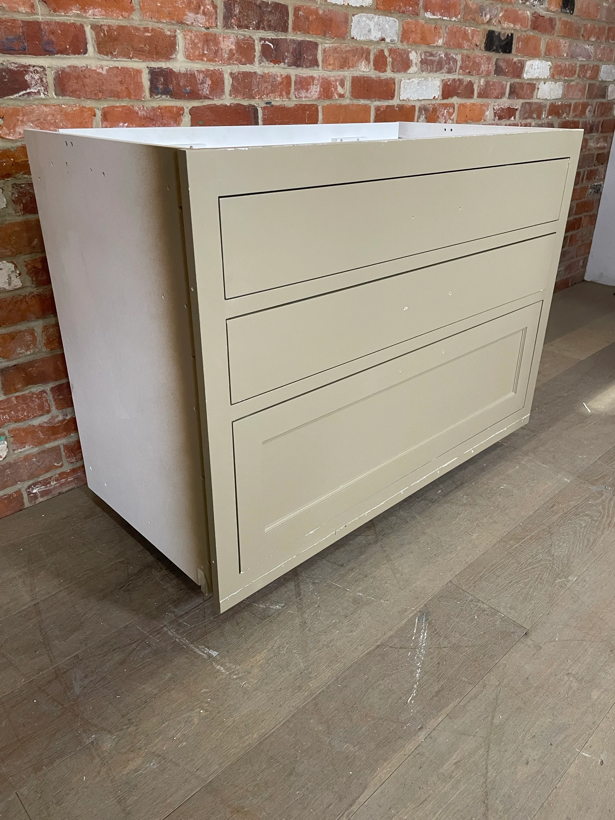 Henley 1120 Drawer Base Cabinet - Lead Light - Image 6