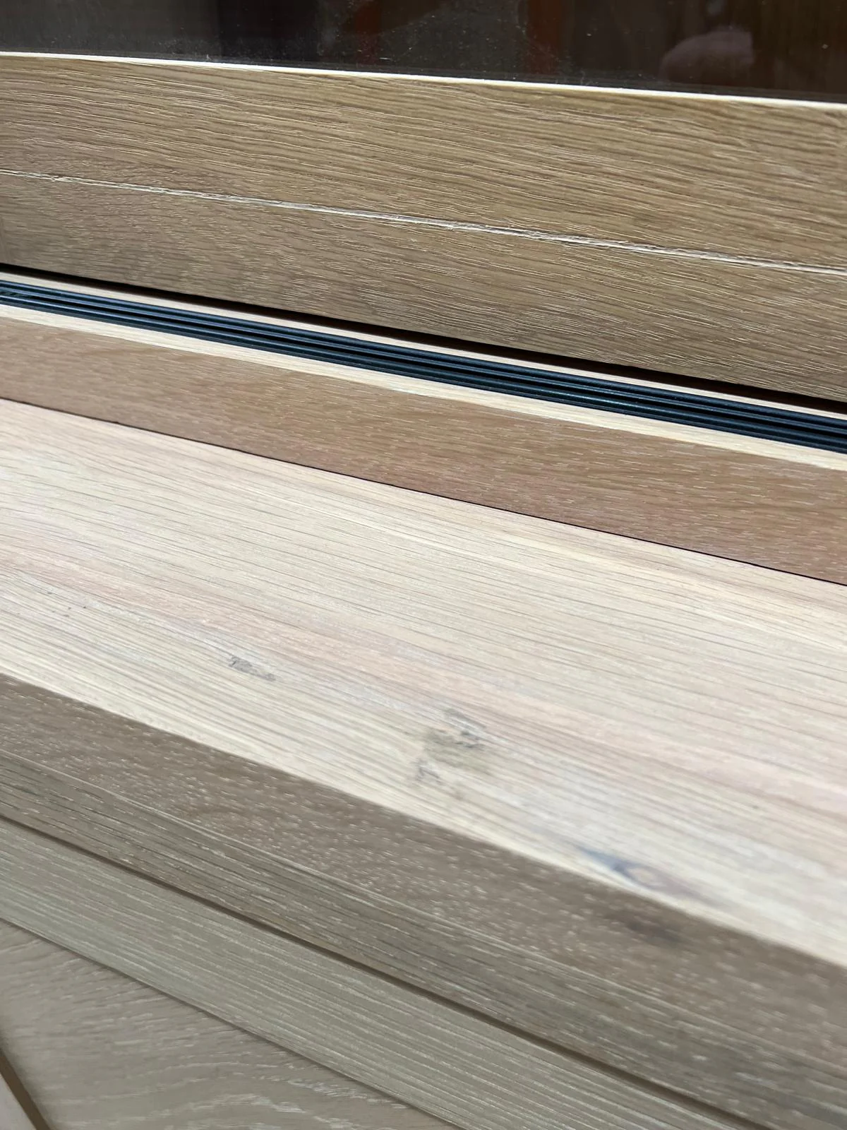 Holborn 5ft Glazed Dresser - Natural - Image 11