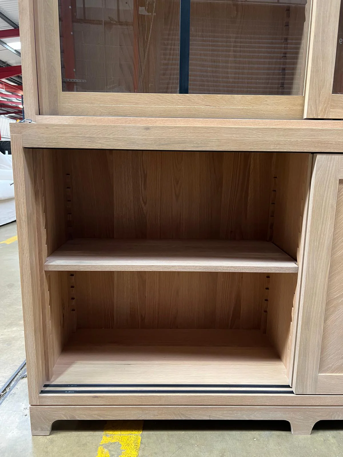 Holborn 5ft Glazed Dresser - Natural - Image 4
