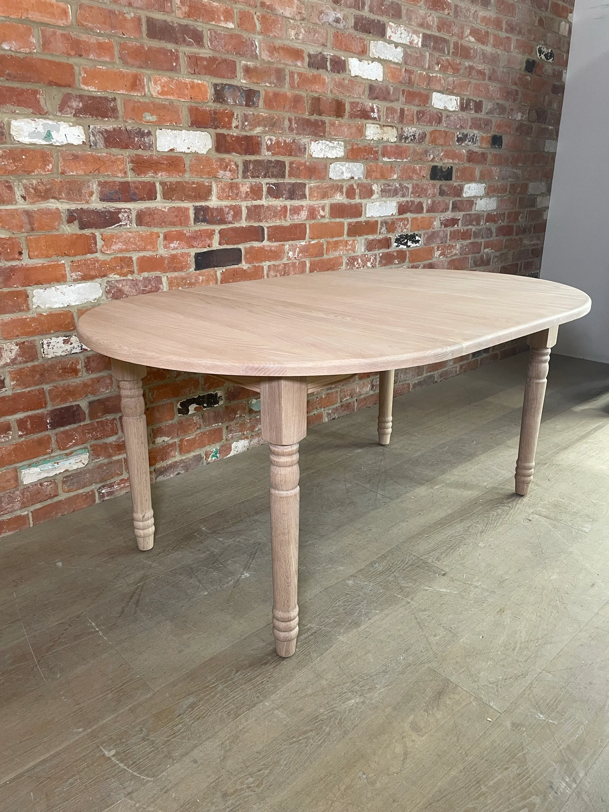 Sheldrake 4-6 Seater Extending Dining Table, Natural Oak - Image 3