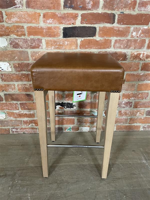 Shoreditch Bar Stool - Tan Leather - Vintage Oak - Image 2