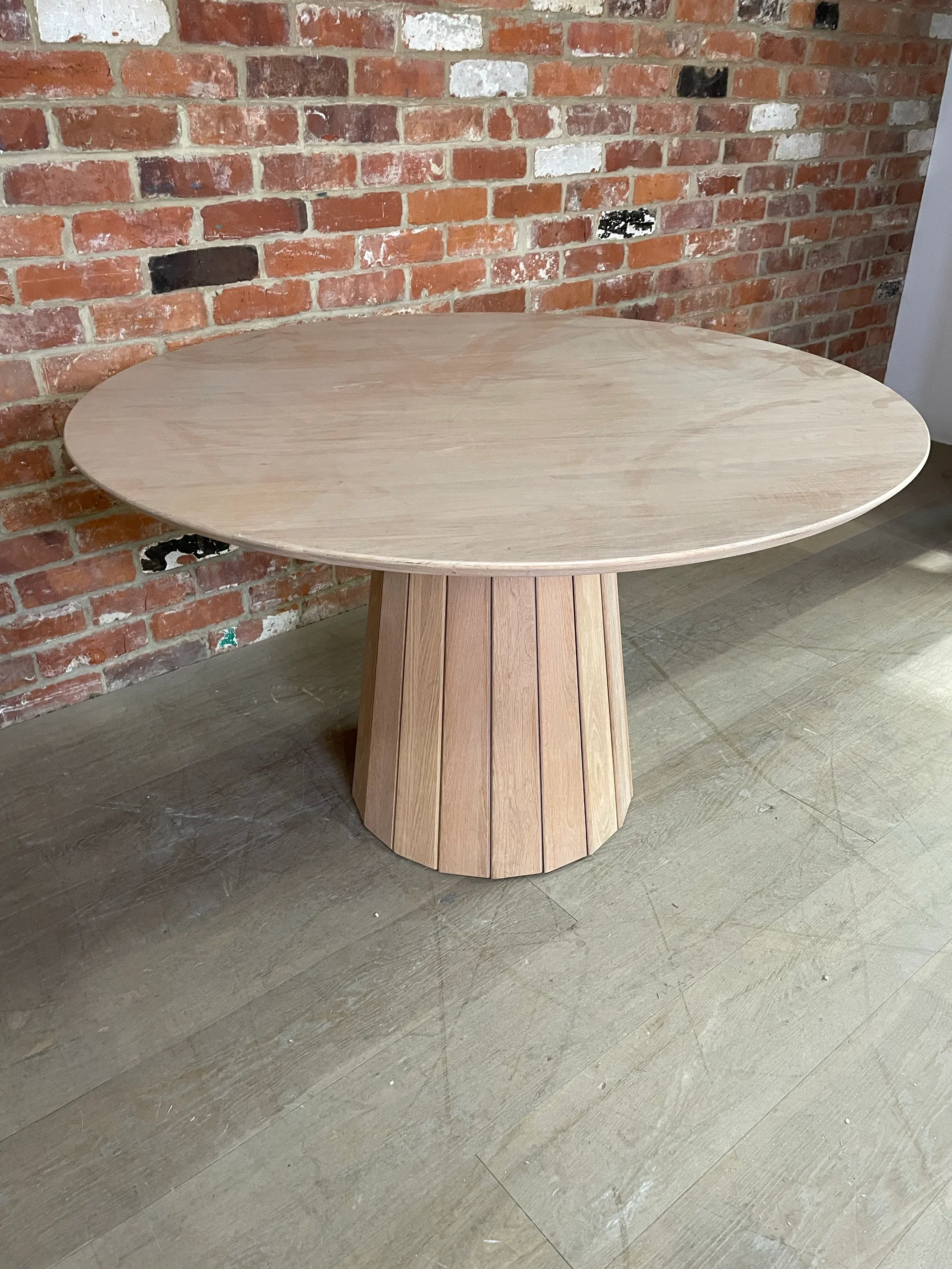 Stratford 4 Seater Dining Round Table, Natural Oak - Image 4