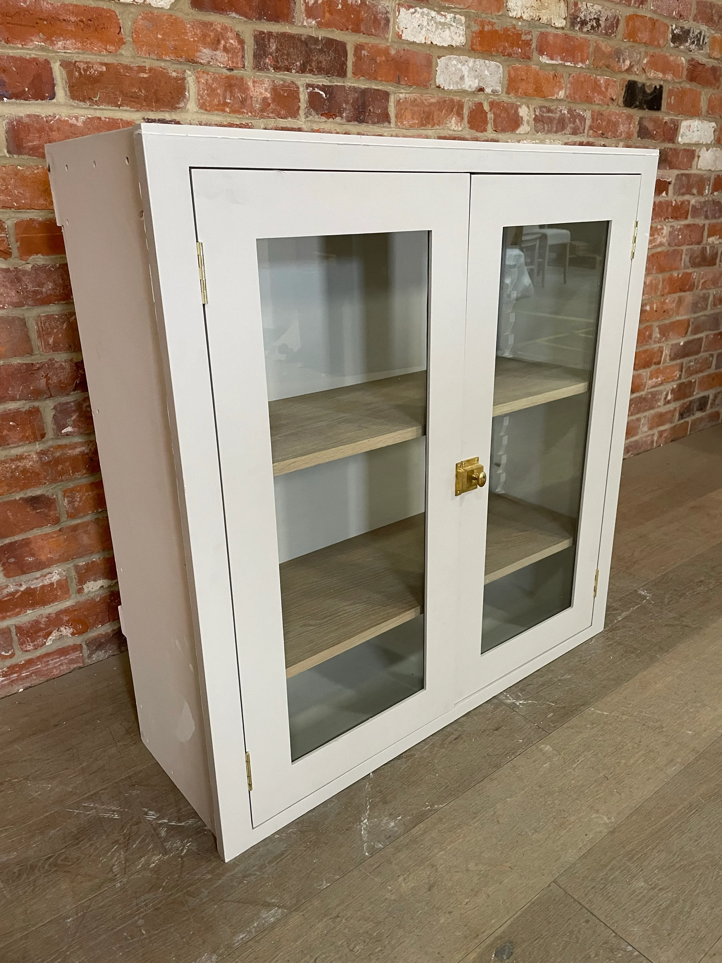 Suffolk 920 Tall 2 Door Glazed Wall Cabinet - Driftwood - Image 4